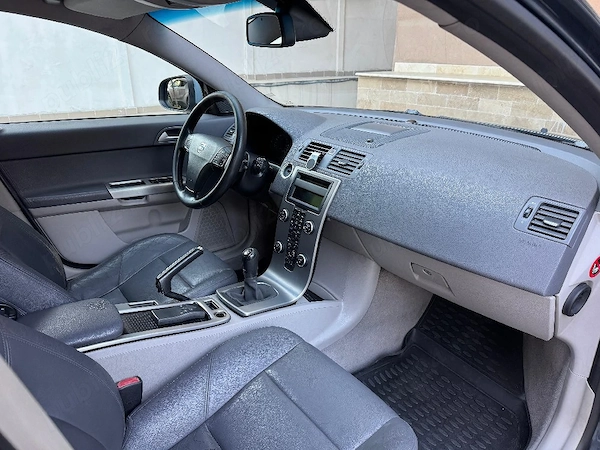 VOLVO V50 2010 — imagine 5