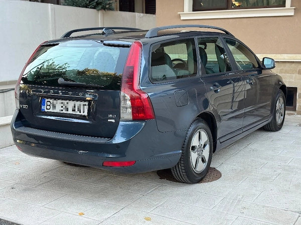 VOLVO V50 2010 — imagine 4