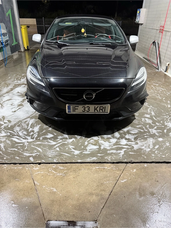 VOLVO V40 2019 — imagine 2