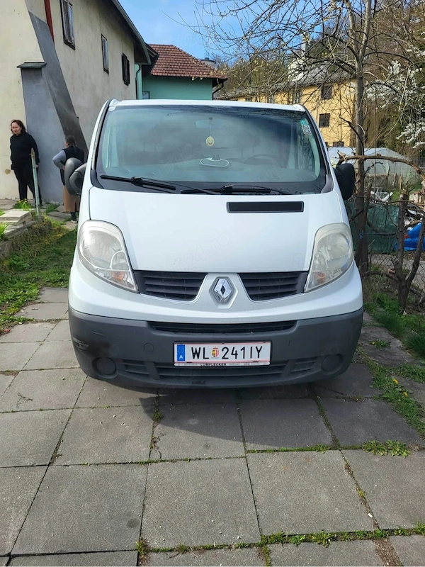 RENAULT Trafic