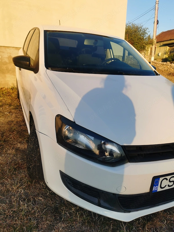 VOLKSWAGEN Polo 2010 — imagine 3