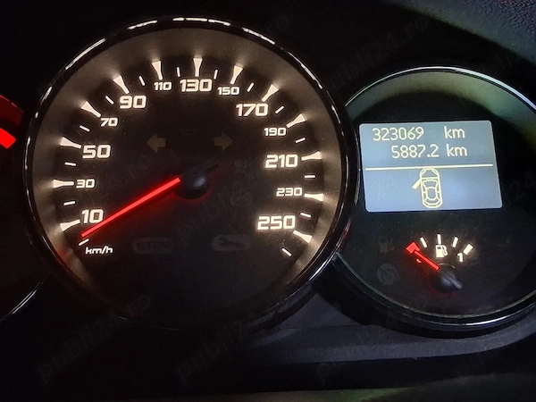 RENAULT Megane 2011 — imagine 2