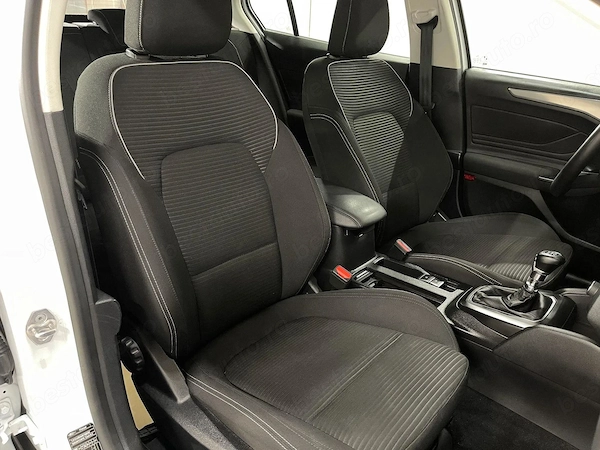 FORD Focus 2023 — imagine 9