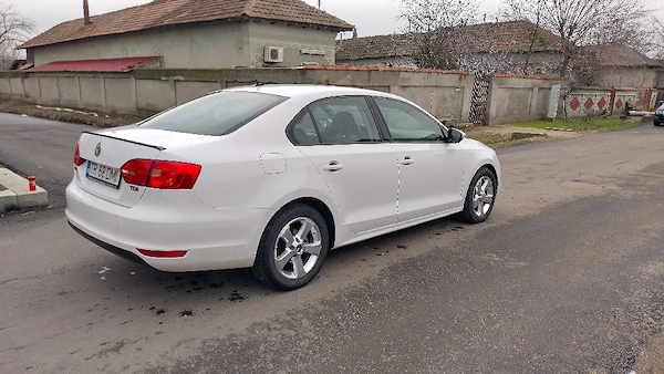 VOLKSWAGEN Jetta 2013 — imagine 5