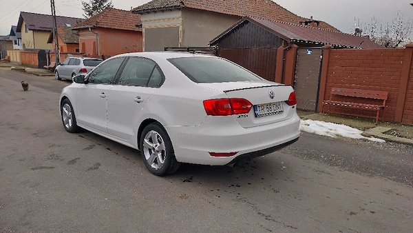 VOLKSWAGEN Jetta 2013 — imagine 3