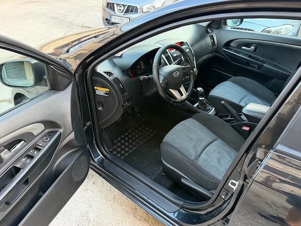 KIA Ceed 2010 — imagine 5