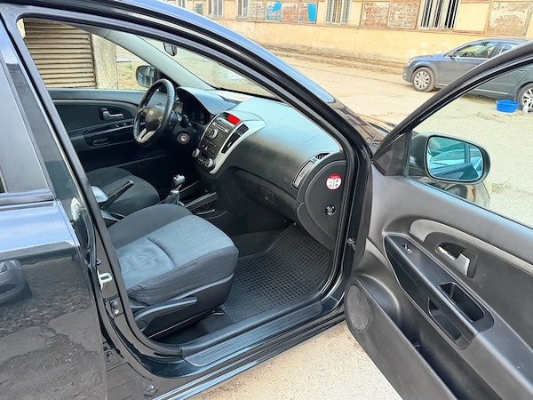 KIA Ceed 2010 — imagine 8