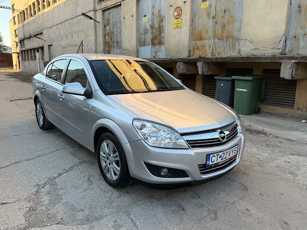 OPEL Astra 2011 — imagine 2