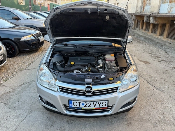 OPEL Astra 2011 — imagine 8