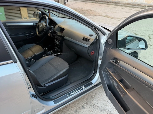 OPEL Astra 2011 — imagine 5