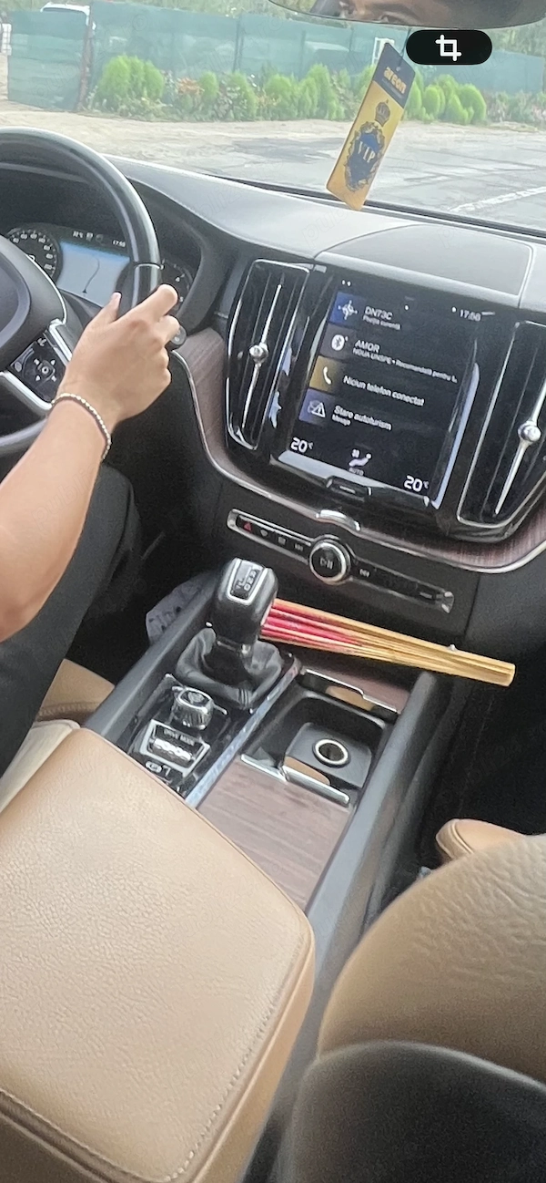 VOLVO XC60 2019 — imagine 4