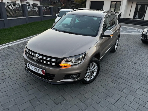 VOLKSWAGEN Tiguan