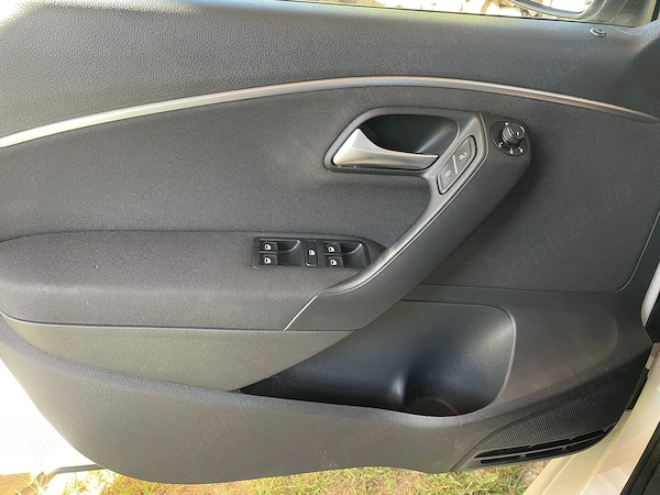 VOLKSWAGEN Polo 2015 — imagine 4