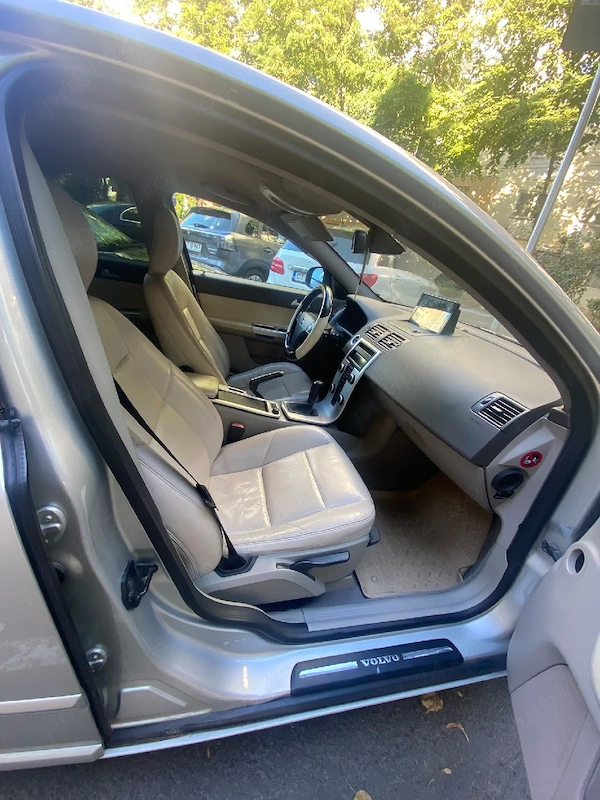 VOLVO S40 2010 — imagine 8
