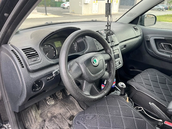 SKODA Fabia 2011 — imagine 10
