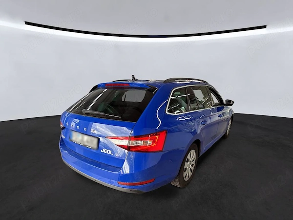 SKODA Superb 2023 — imagine 3