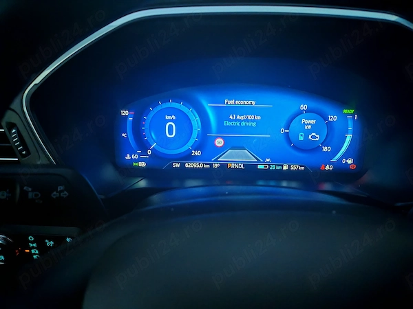 FORD Kuga 2023 — imagine 4