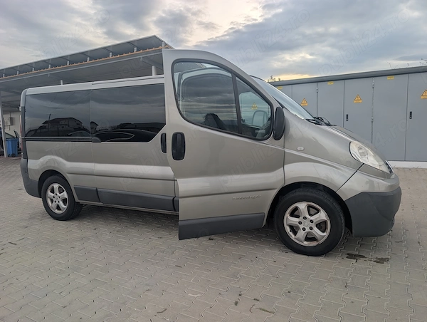 RENAULT Trafic 2010 — imagine 4