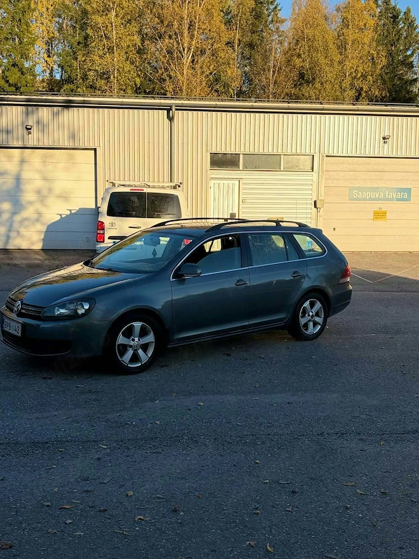 VOLKSWAGEN Golf 2011 — imagine 2