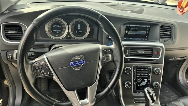 VOLVO V60 2011 — imagine 5
