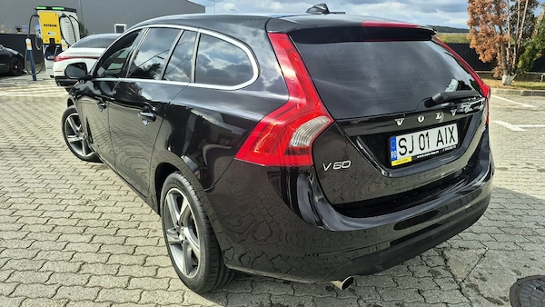 VOLVO V60 2011 — imagine 3