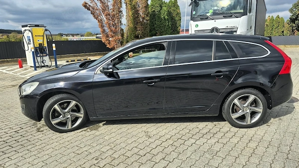 VOLVO V60 2011 — imagine 4