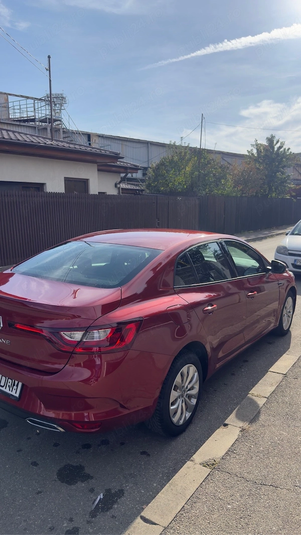 RENAULT Megane 2022 — imagine 2