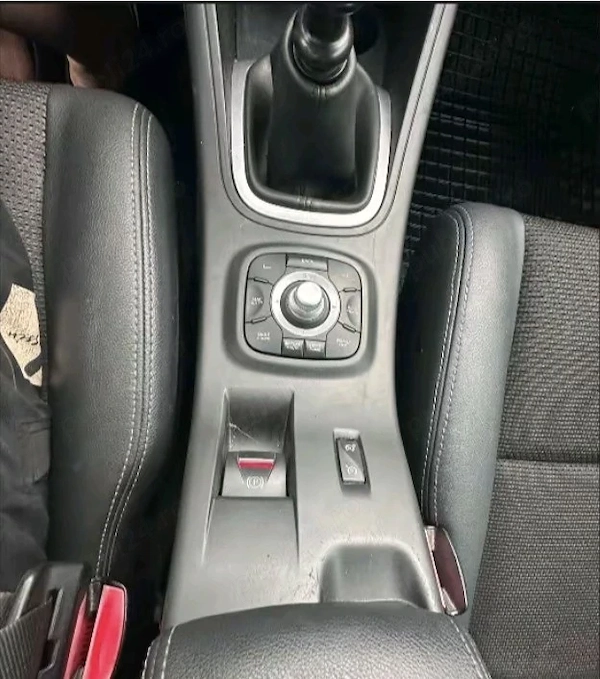 RENAULT Megane 2010 — imagine 2