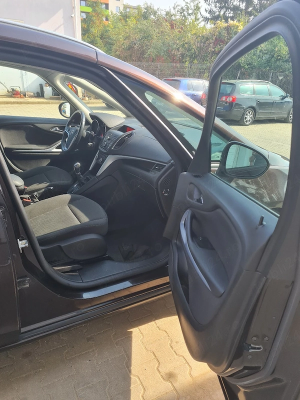 OPEL Zafira 2012 — imagine 9