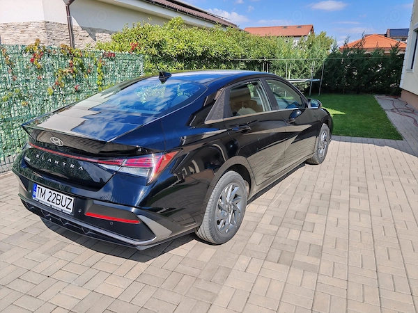 HYUNDAI Elantra 2023 — imagine 3