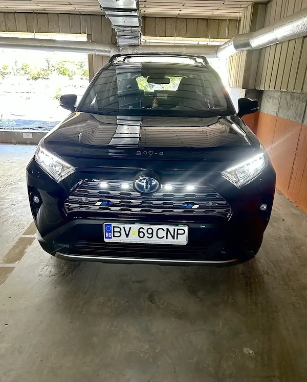 TOYOTA RAV4 2023 — imagine 3