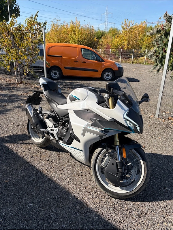 CFMoto 450 sr
