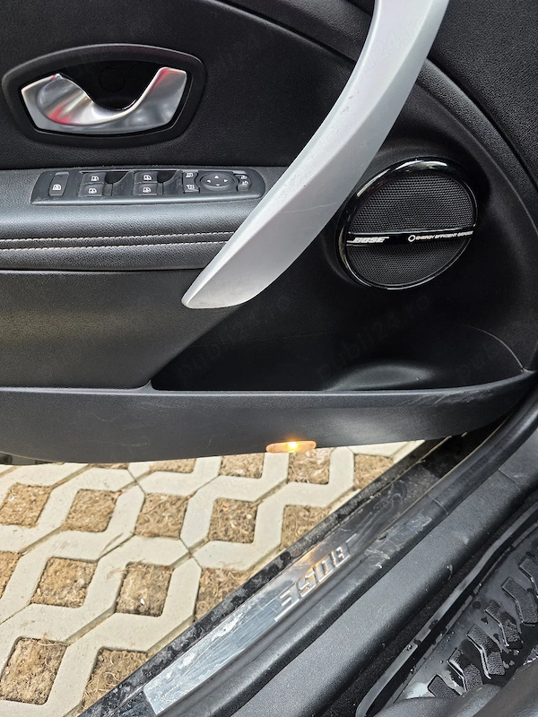 RENAULT Megane 2011 — imagine 9