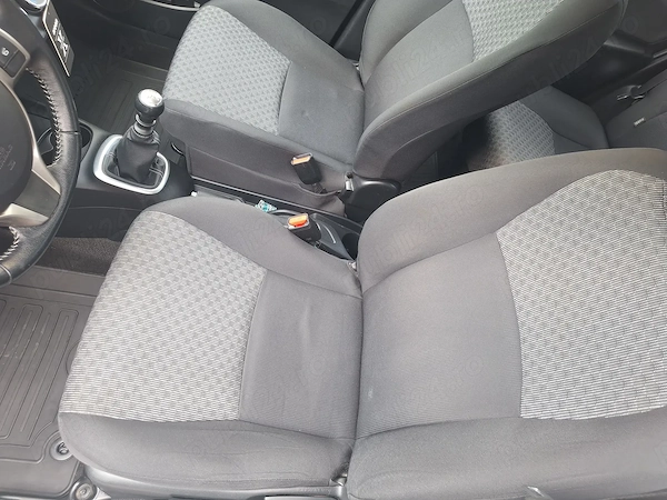 TOYOTA Yaris 2015 — imagine 3