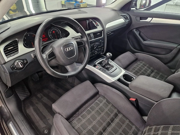AUDI A4 2010 — imagine 4