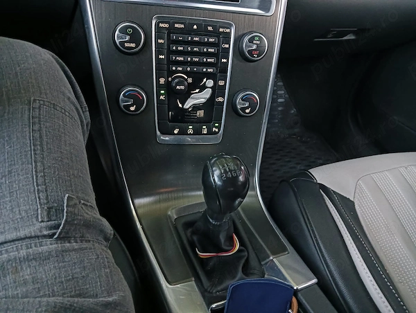 VOLVO XC60 2014 — imagine 3