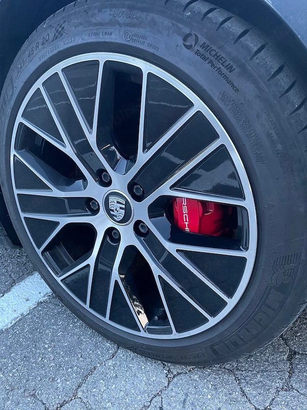 PORSCHE Unknown Model 2021 — imagine 3