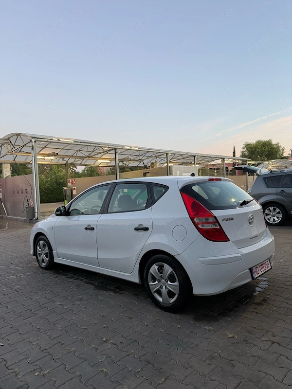 HYUNDAI i30 2010 — imagine 3