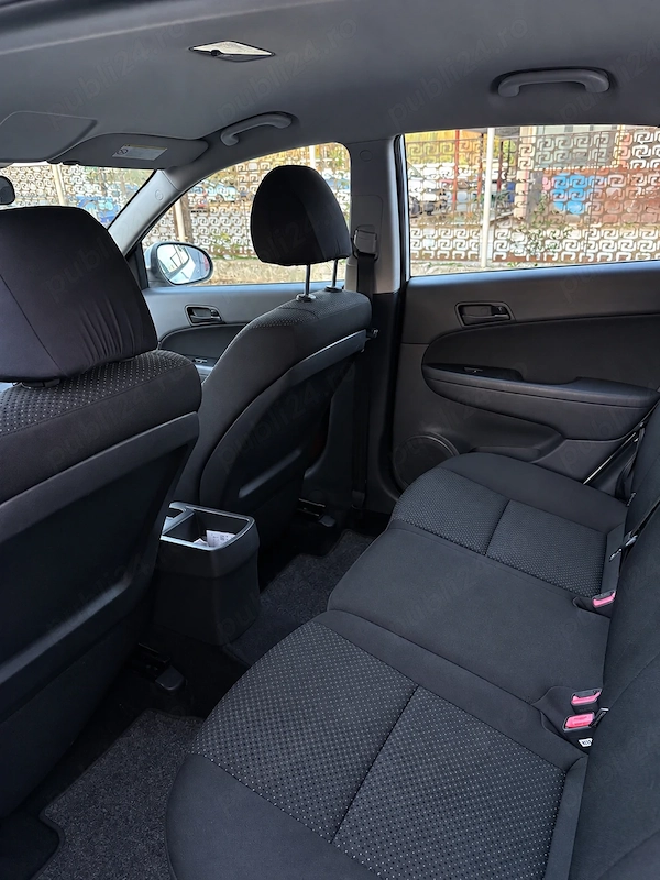 HYUNDAI i30 2010 — imagine 5