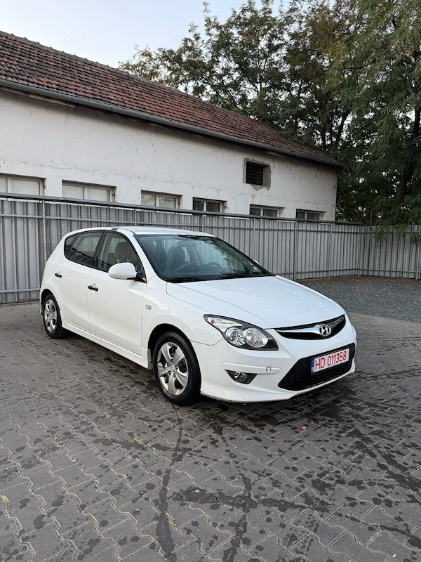 HYUNDAI i30 2010 — imagine 2