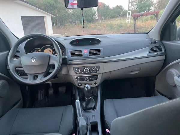 RENAULT Megane 2011 — imagine 3
