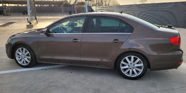 VOLKSWAGEN Jetta 2012 — imagine 2