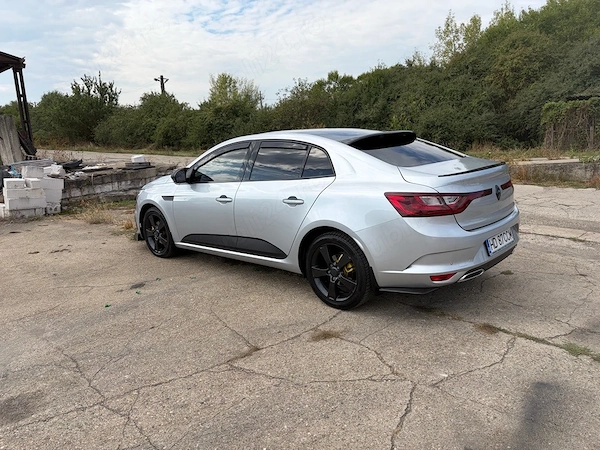 RENAULT Megane 2024 — imagine 2