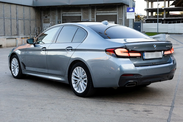 BMW Seria 5 2021 — imagine 4