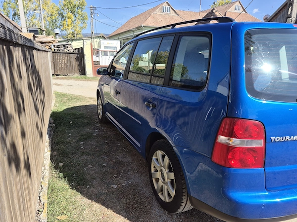 VOLKSWAGEN Touran 2005 — imagine 5