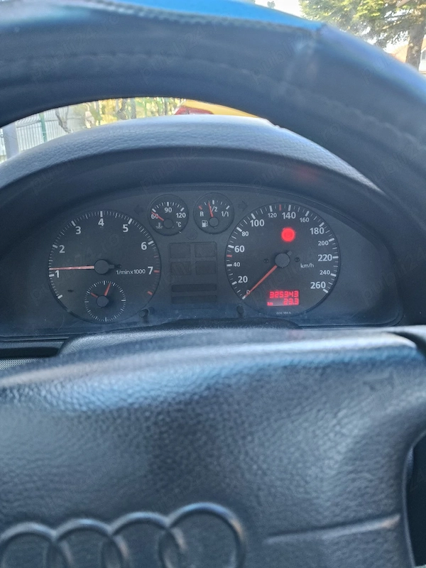 AUDI A4 1996 — imagine 2