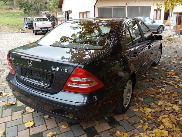 MERCEDES-BENZ C-Class 2004 — imagine 2