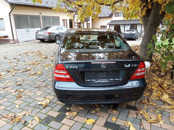 MERCEDES-BENZ C-Class 2004 — imagine 5