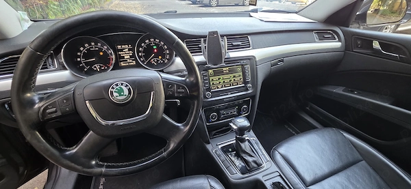 SKODA Superb 2011 — imagine 5