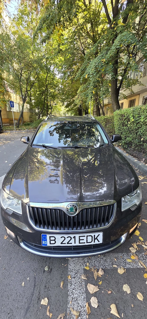 SKODA Superb 2011 — imagine 3